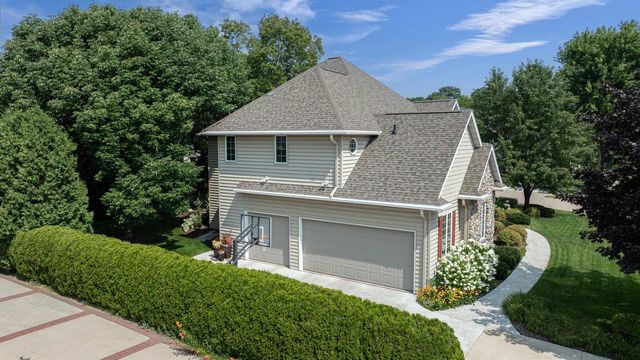 422 BOSWORTH LANE, Neenah, WI 54956