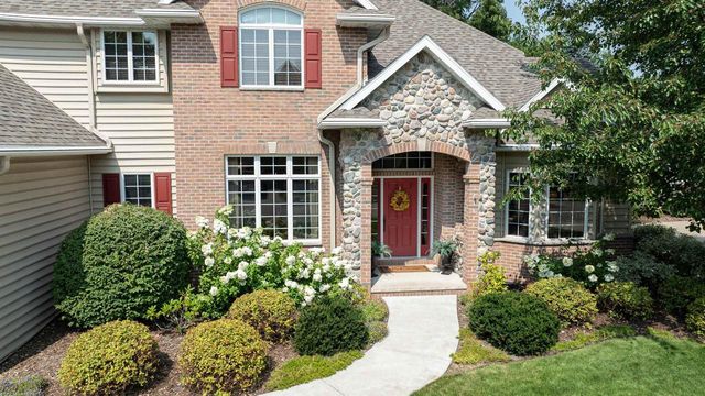 422 BOSWORTH LANE, Neenah, WI 54956