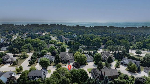 422 BOSWORTH LANE, Neenah, WI 54956