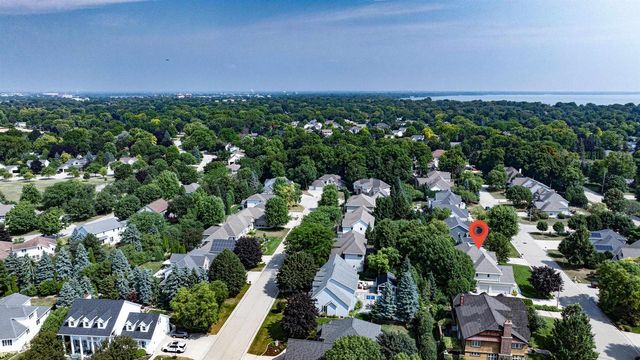 422 BOSWORTH LANE, Neenah, WI 54956