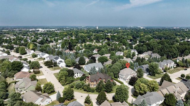 422 BOSWORTH LANE, Neenah, WI 54956