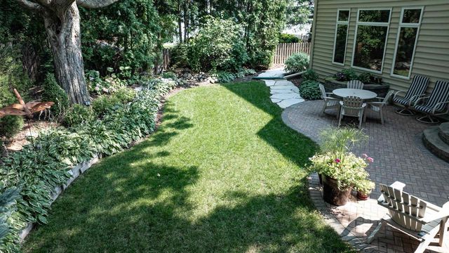 422 BOSWORTH LANE, Neenah, WI 54956