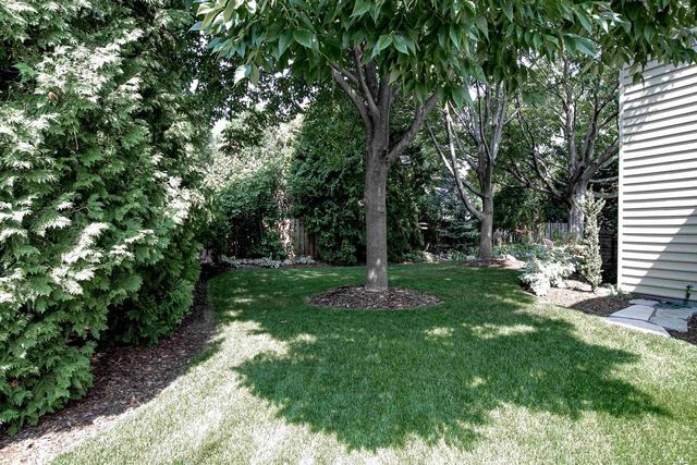 422 BOSWORTH LANE, Neenah, WI 54956