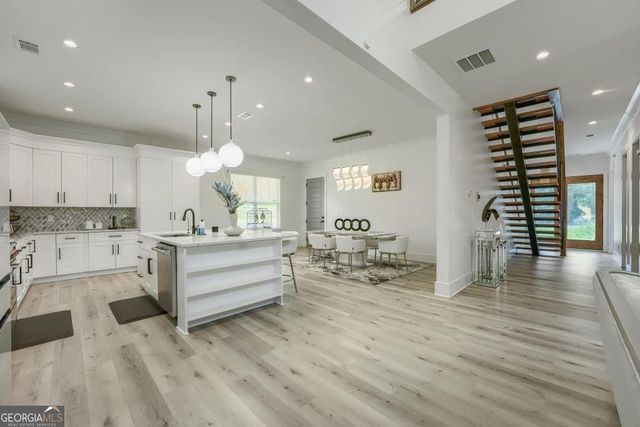 658 Rockbridge Road NW, Lilburn, GA 30047