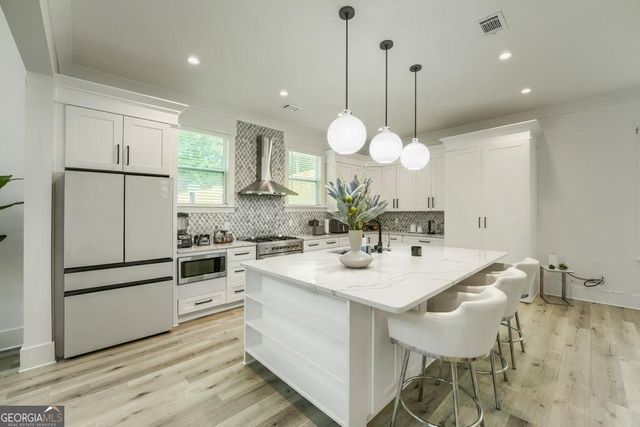 658 Rockbridge Road NW, Lilburn, GA 30047