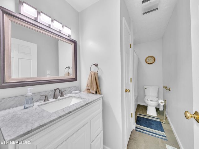 3342 Shagbark Rd, Powell, TN 37849