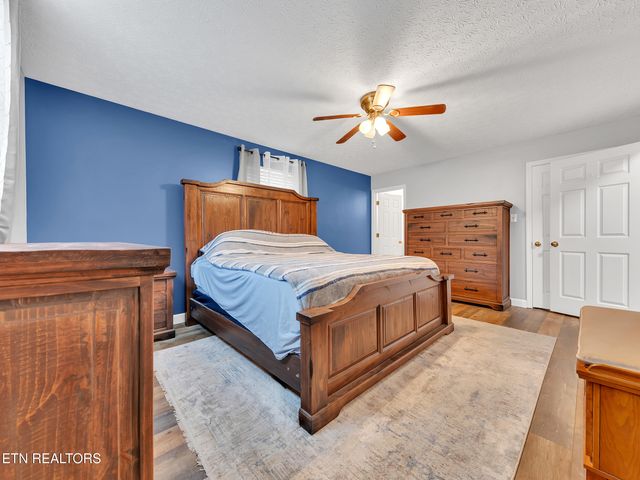 3342 Shagbark Rd, Powell, TN 37849