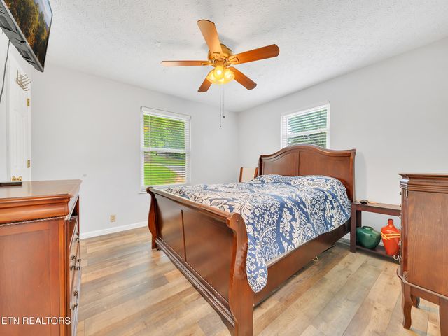 3342 Shagbark Rd, Powell, TN 37849