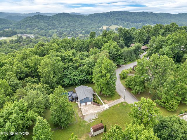 3342 Shagbark Rd, Powell, TN 37849