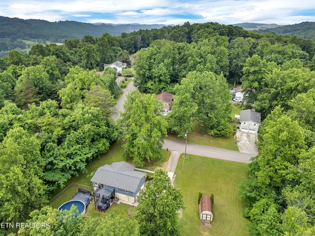 3342 Shagbark Rd, Powell, TN 37849