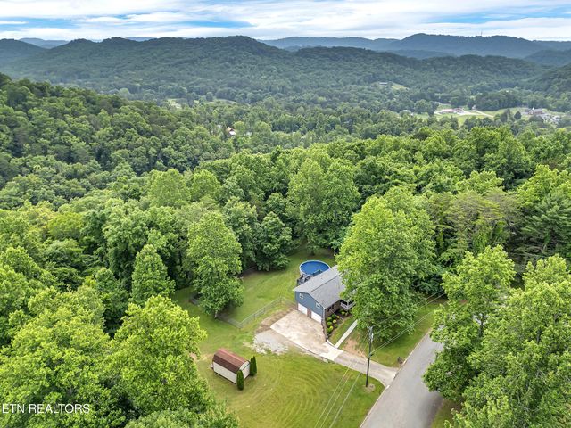 3342 Shagbark Rd, Powell, TN 37849