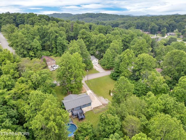 3342 Shagbark Rd, Powell, TN 37849