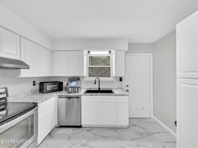 3342 Shagbark Rd, Powell, TN 37849