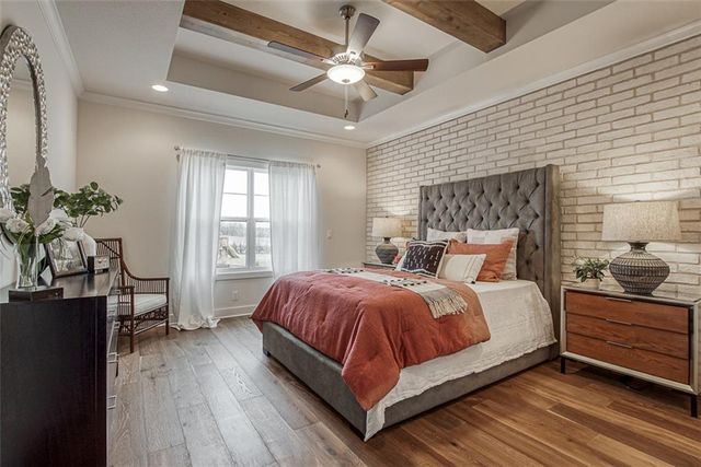 16932 Rosehill Street, Overland Park, KS 66221