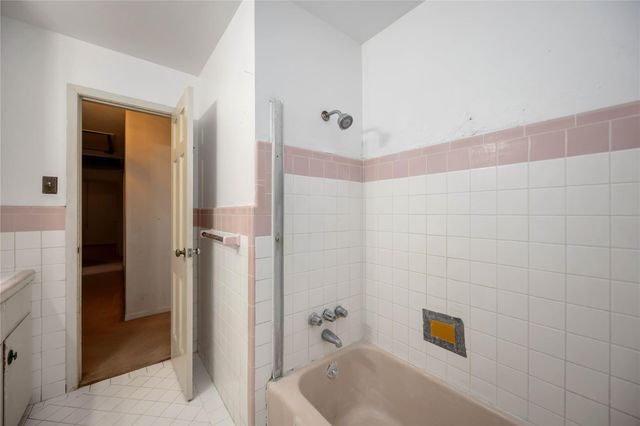 7131 Bellaire Boulevard, Houston, TX 77074