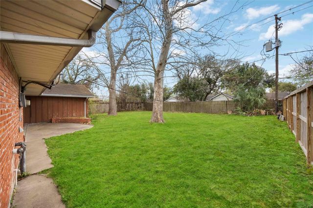 7131 Bellaire Boulevard, Houston, TX 77074