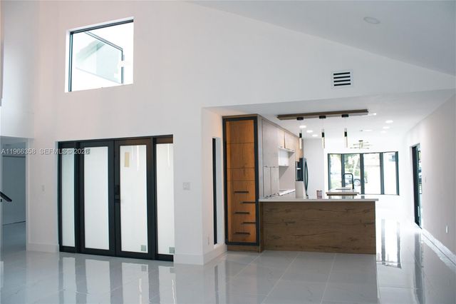 10433 SW 118th Ct, Miami, FL 33186