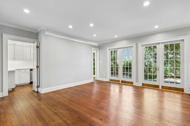 14 Lamboll Street, Charleston, SC 29401