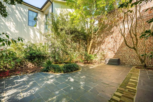 14 Lamboll Street, Charleston, SC 29401