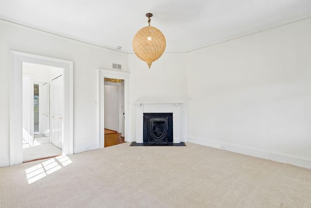 14 Lamboll Street, Charleston, SC 29401