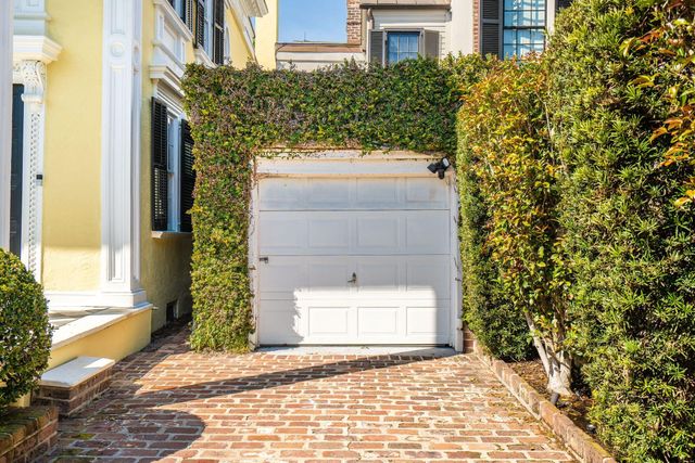 14 Lamboll Street, Charleston, SC 29401