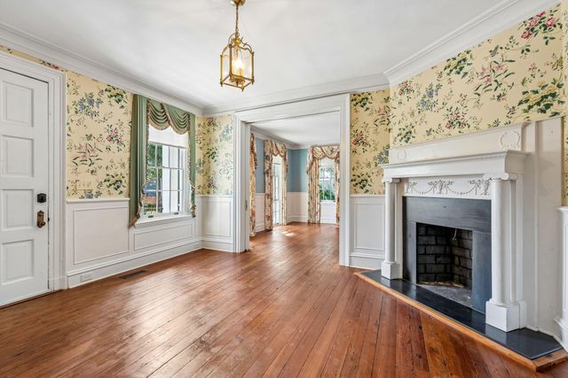 14 Lamboll Street, Charleston, SC 29401