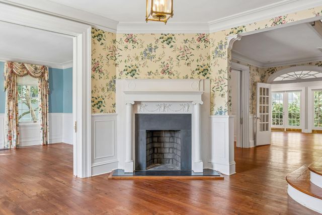 14 Lamboll Street, Charleston, SC 29401