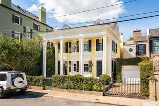 14 Lamboll Street, Charleston, SC 29401