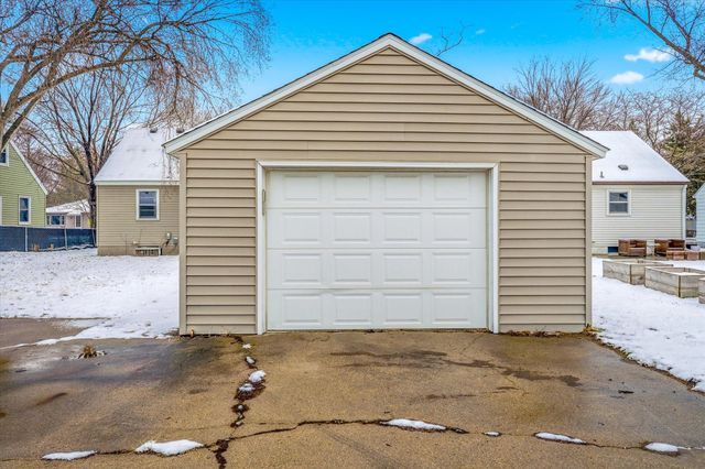 129 32nd Avenue N, Saint Cloud, MN 56303