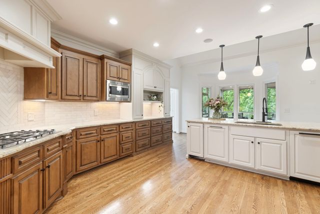 8218 Holly Rd, Brentwood, TN 37027