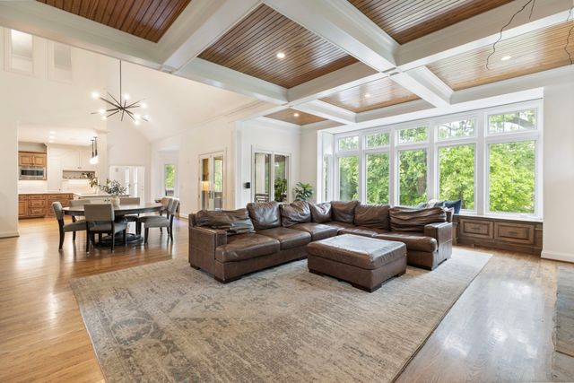 8218 Holly Rd, Brentwood, TN 37027