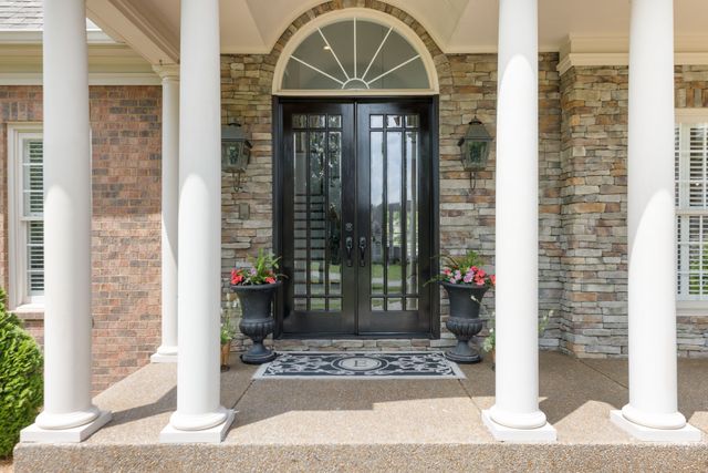 8218 Holly Rd, Brentwood, TN 37027