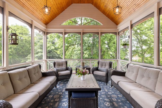 8218 Holly Rd, Brentwood, TN 37027