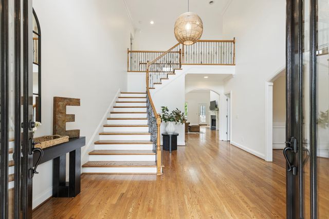 8218 Holly Rd, Brentwood, TN 37027
