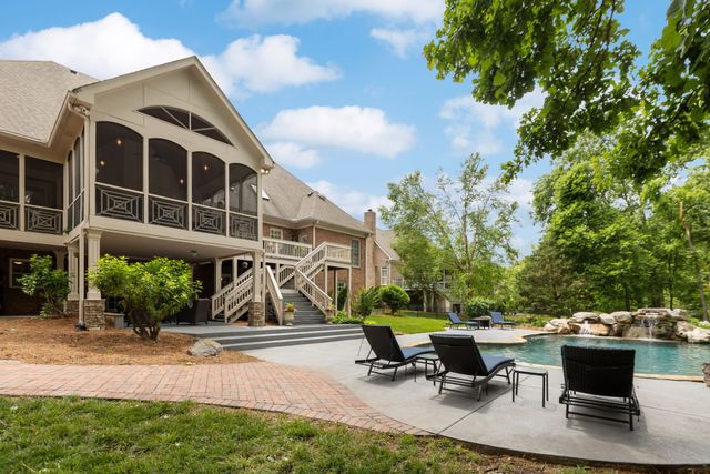 8218 Holly Rd, Brentwood, TN 37027