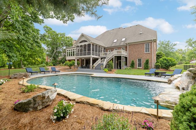 8218 Holly Rd, Brentwood, TN 37027