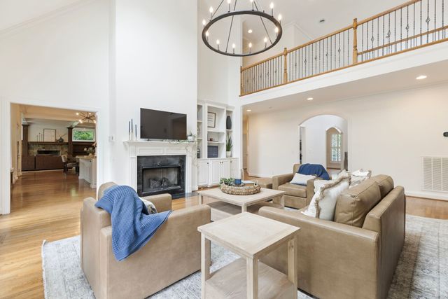 8218 Holly Rd, Brentwood, TN 37027