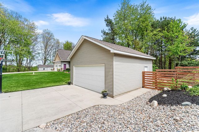 9760 Jade Drive, Allendale, MI 49401