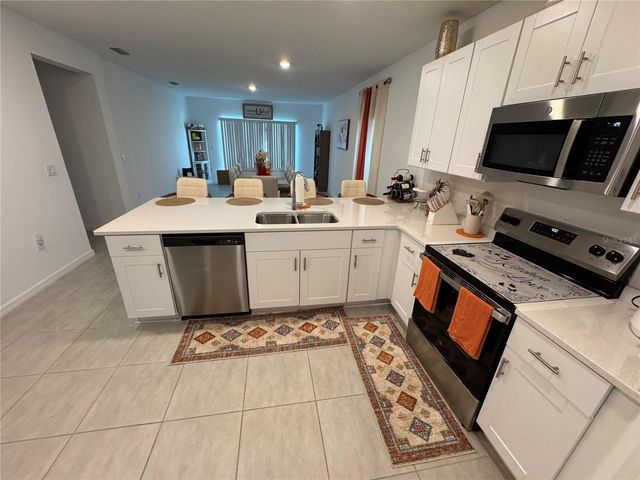 1951 ROSEWOOD CIRCLE, Lakeland, FL 33810