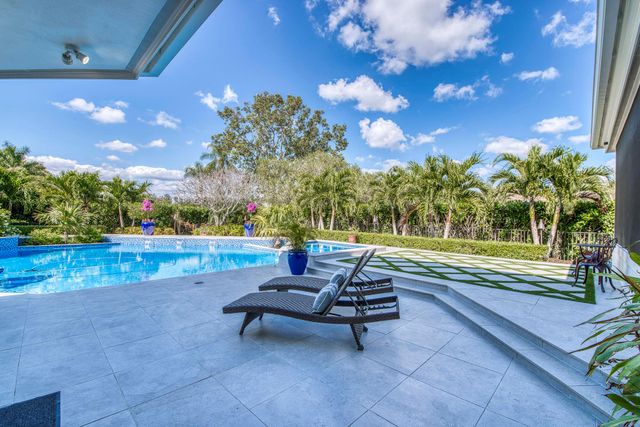 101 Thornton Drive, Palm Beach Gardens, FL 33418