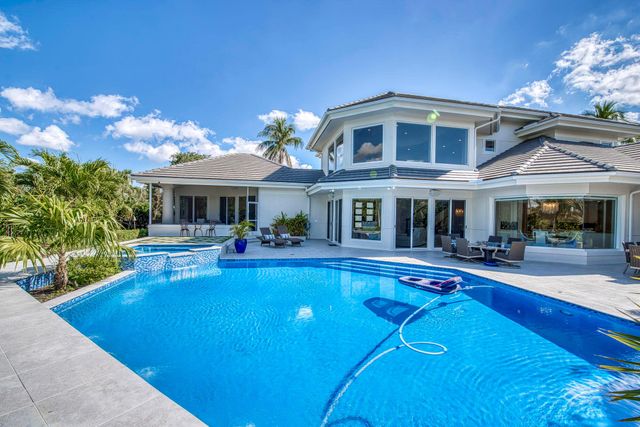 101 Thornton Drive, Palm Beach Gardens, FL 33418
