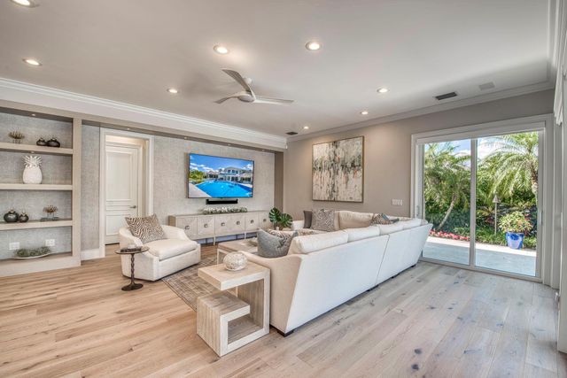 101 Thornton Drive, Palm Beach Gardens, FL 33418