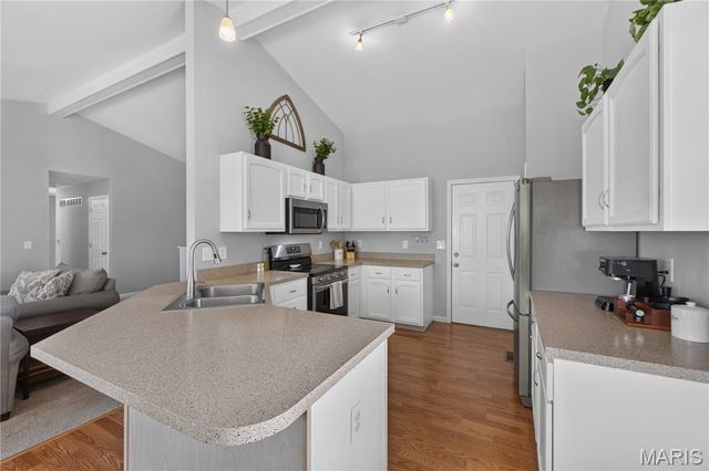 3673 Eagles Hill Ridge, St Charles, MO 63303