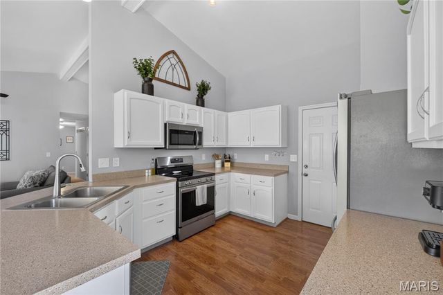 3673 Eagles Hill Ridge, St Charles, MO 63303