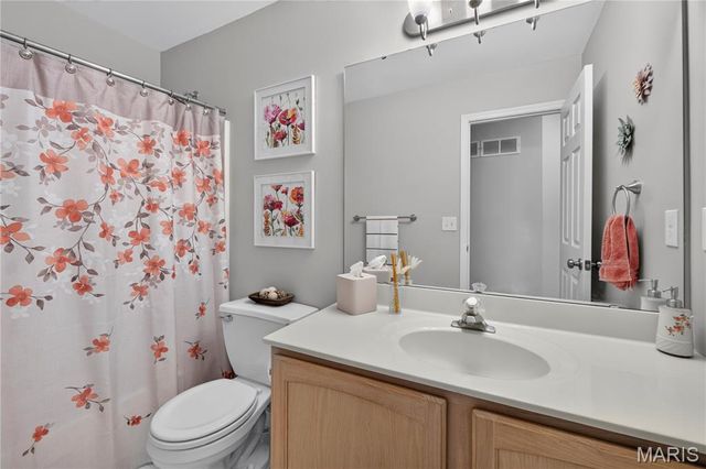 3673 Eagles Hill Ridge, St Charles, MO 63303