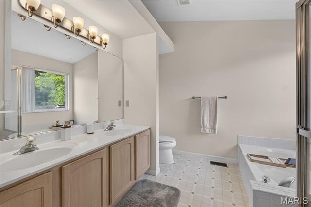 3673 Eagles Hill Ridge, St Charles, MO 63303