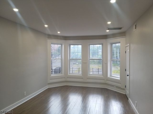 590 Hunterdon St, Newark City, NJ 07108