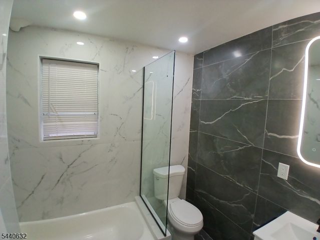 590 Hunterdon St, Newark City, NJ 07108
