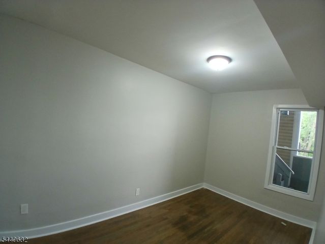 590 Hunterdon St, Newark City, NJ 07108