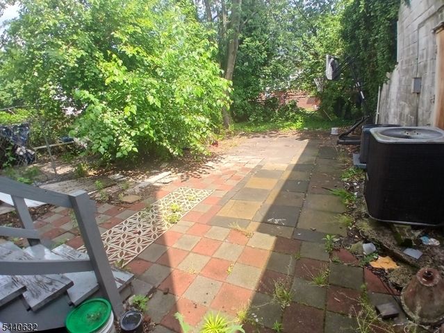 590 Hunterdon St, Newark City, NJ 07108